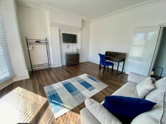 2 bedroom apartment to rent - Photo 1