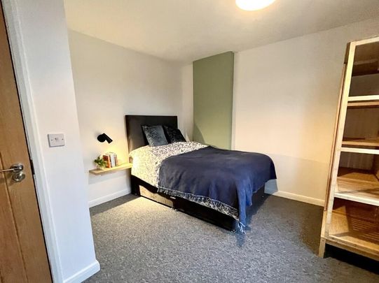 1 bedroom in a house share to rent - Photo 1