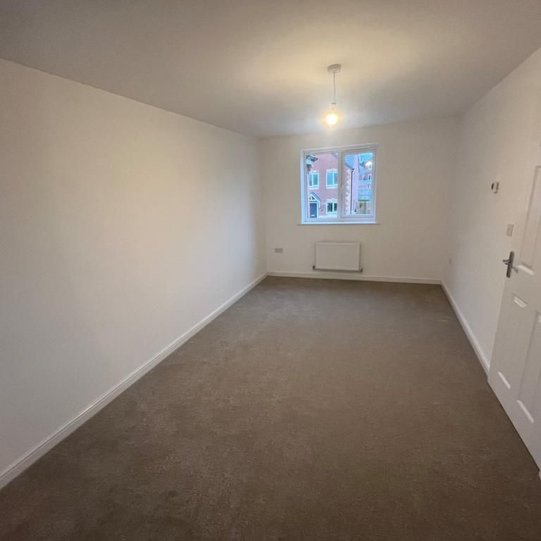 3 bedroom semi-detached house to rent - Photo 1