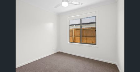 MODERN BRAND NEW 4 BEDROOM - GREAT LOCATION!! - Photo 2