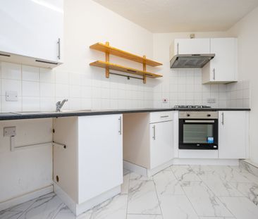 2 bed flat to rent in Apex Court, 82 Avenue Road, BH23 - Photo 6