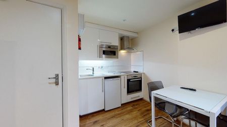 Studio to rent - Photo 5