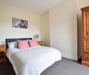 3 bedroom terraced house to rent - Photo 2