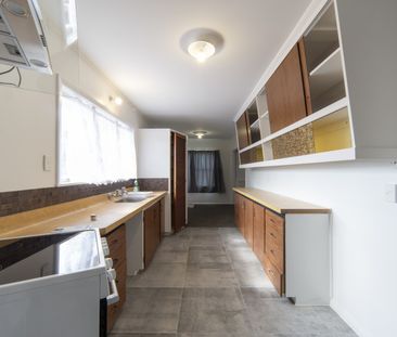 Three Bedroom Home - Photo 6