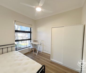 Furnished Studio in Resort Style Complex 100M to Westfield Carindal... - Photo 4