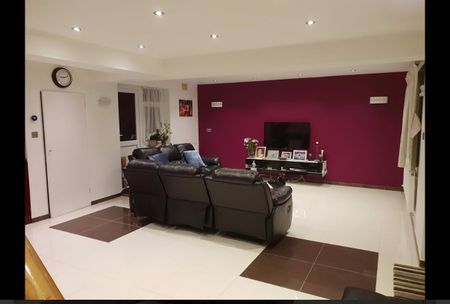 3 Bed Semi-Detached House, Harrow, HA2 - Photo 4