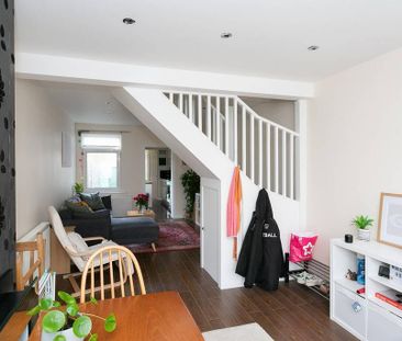 2 bedroom terraced house to rent - Photo 3