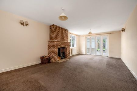 4 bedroom detached bungalow to rent - Photo 4