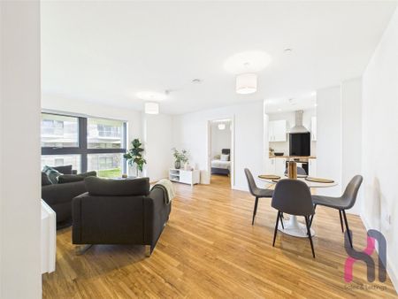 3 bedroom flat to rent - Photo 2