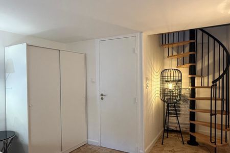 T2 Duplex meublé avec terrasse, eau / élec tout compris - Photo 4