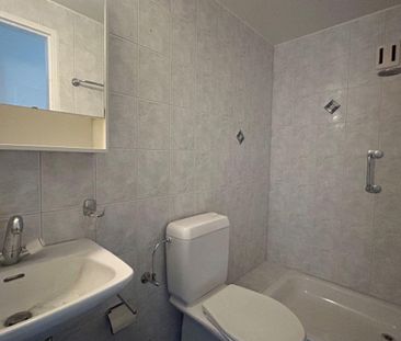 CENTRE-VILLE ! APPARTEMENT DE 2.0 PIÈCES LUMINEUX - Photo 5