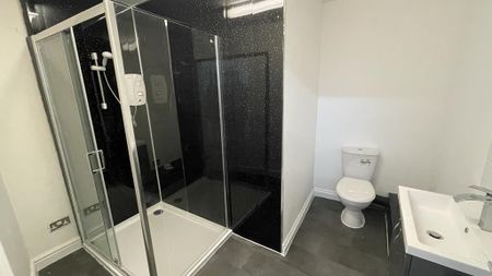 3 bedroom semi-detached house to rent - Photo 5