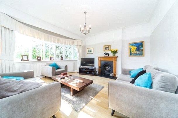 5 bedroom detached house to rent - Photo 1