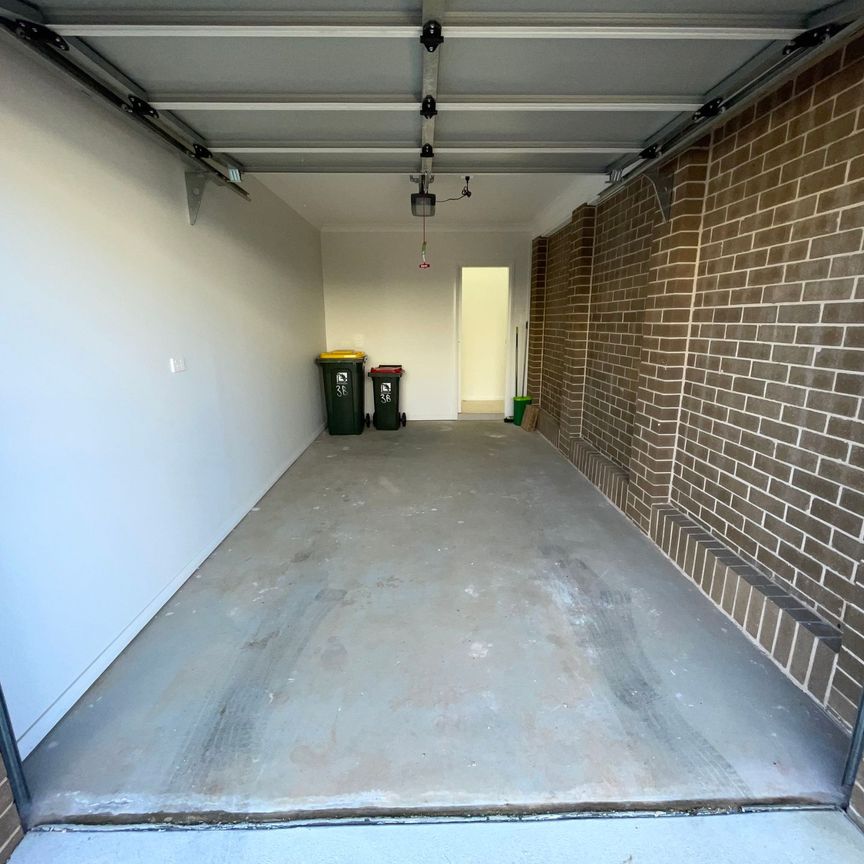 Immaculate Near-New One-Bedroom Apartment Featuring Lock-Up Garage - Photo 1