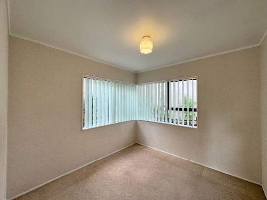 3-BEDROOM IN MACLEANS COLLEGE ZONE - Photo 1