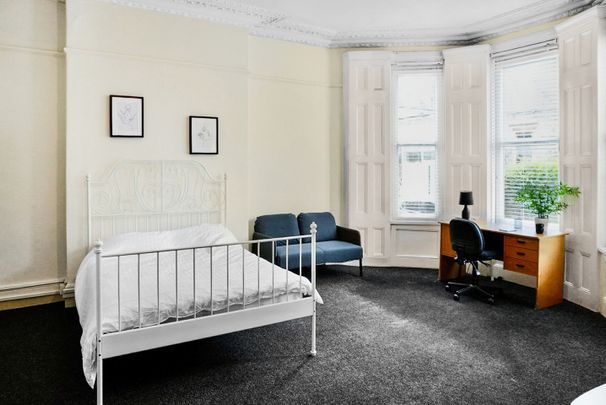 Bedsit, Waverley Road, BS6 - Photo 1