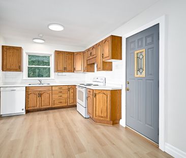 For Lease - 16 Ontoro Boulevard, Ajax, Ontario - Photo 3