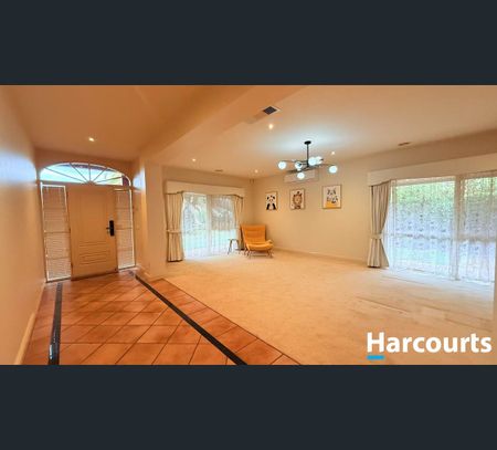 6 Naismith Court, Rowville, Vic 3178 - Photo 3