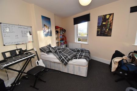 5 bedroom house to rent - Photo 2