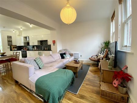 3 bedroom apartment to rent - Photo 2