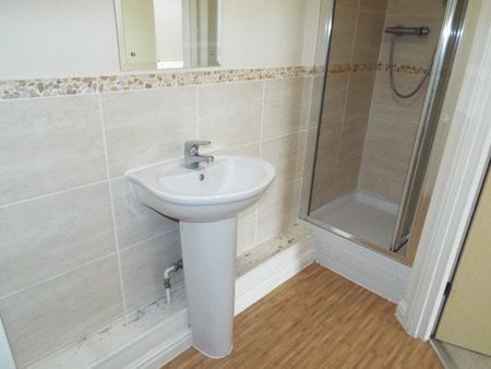 Polymond House, City Centre - Photo 3