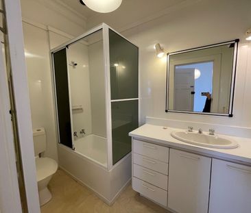 One bedroom home in Remuera - Photo 4