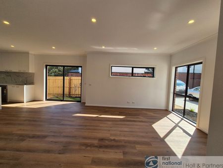 8 / 40 Tinks Road, Narre Warren - Photo 3