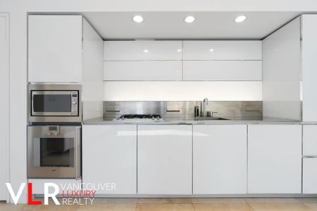 None in Vancouver West Side, BC - Photo 5