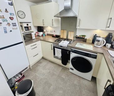 2 bedroom semi-detached house to rent - Photo 4