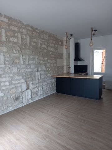 Location Appartement 2 pièces 33m² ANGOULEME 16000 - Photo 2