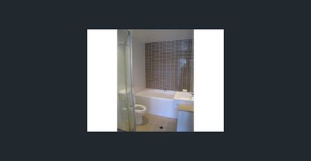 Contemporary lifestyle sanctuary in ultra-convenient setting. - Photo 5