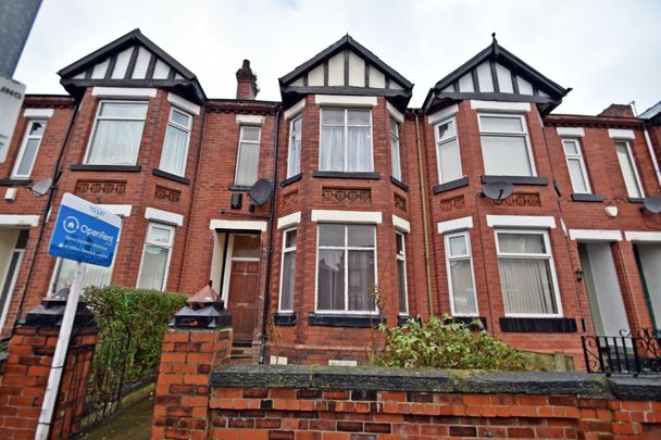 5 Bed Terraced House, Daisy Bank Road, M14 - Photo 1