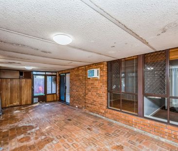 RIGHT ON THE EDGE OF HERDSMAN LAKE! - Photo 5