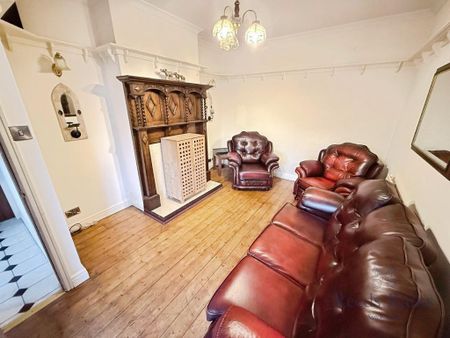 6 bedroom end of terrace house to rent - Photo 2