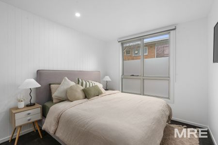 Easy living in a fantastic location - Photo 3