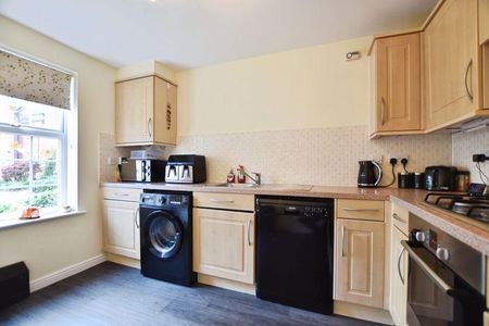 3 bedroom end of terrace house to rent - Photo 2