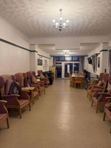 19 bedroom detached house to rent - Photo 2