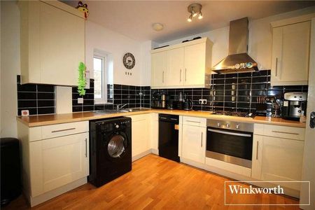 Thamesdale, London Colney, St. Albans, Hertfordshire, AL2 - Photo 5