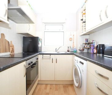 1 bedroom semi-detached house to rent - Photo 3