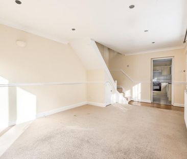 2 bedroom maisonette to rent - Photo 2