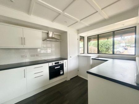 2 bedroom bungalow to rent - Photo 3