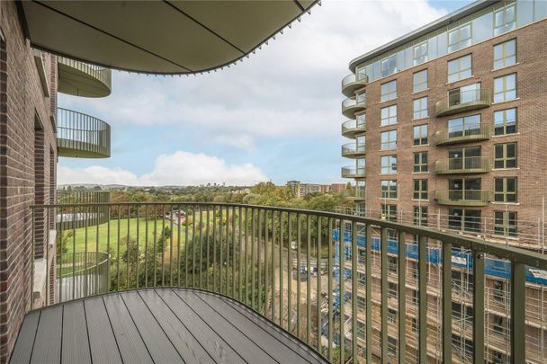 Astell Road, London, SE3 9EH - Photo 1
