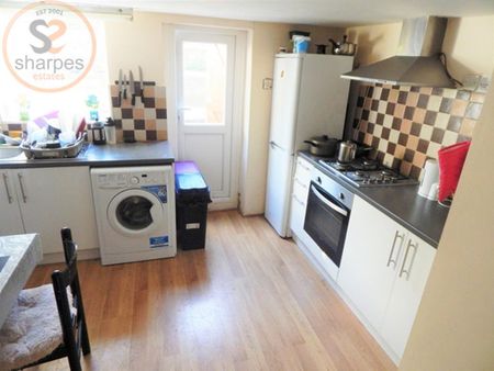 1 bedroom in a house share to rent - Photo 5