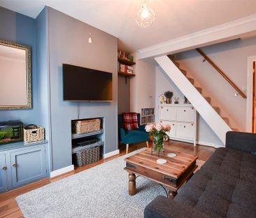 2 bedroom terraced house to rent - Photo 3