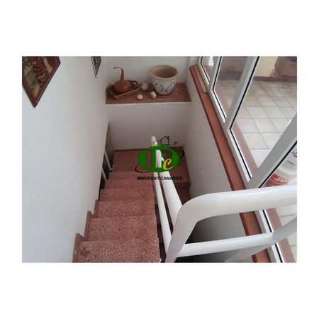 A large house of about 240 square meters and about 1100 square meters outdoors in a northeast direction - Photo 4