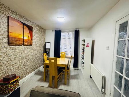 17 Roulston Avenue, L'Derry, BT47 6EW - Photo 3