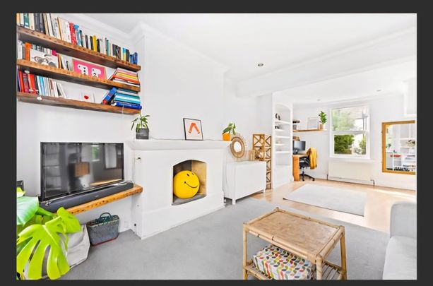 3 Bed Terraced House, Clarendon Road, BN3 - Photo 1