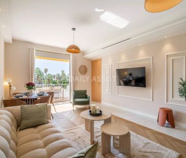 À LOUER – CANNES CROISETTE Appartement 3 pièces rénové avec vue mer... - Photo 1