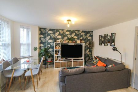 2 bedroom flat to rent - Photo 5