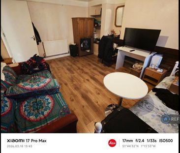 4 bedroom semi-detached house to rent - Photo 1